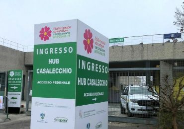 Rallentarono l'attività dell'hub vaccinale: poliziotto e finanziere indagati dalla Procura di Bologna