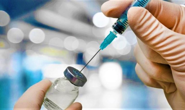 Sassari, aria iniettata al posto del vaccino anti-Covid: l'errore di un'infermiera