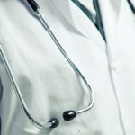 Coronavirus, no del Senato ai ristori per le famiglie dei medici morti: sconforto tra i camici bianchi