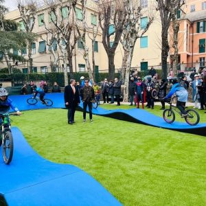 Gaslini: una pista ciclabile permetterà ai piccoli pazienti di imparare ad andare in bicicletta