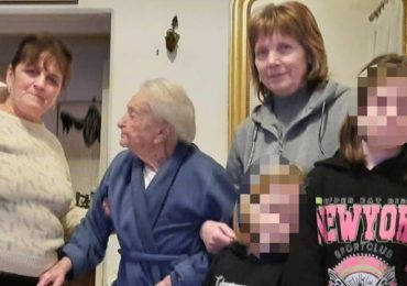 Emilia, 101 anni ed infermiera in pensione, ospita a casa due bimbe e una nonna ucraine