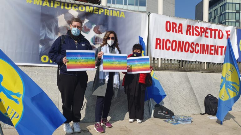 Le richieste degli infemrieri Mobilitazione degli infermieri del Nursing Up: le richieste al  Lombardia 1