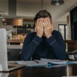 Pandemia e guerra in Ucraina, anche la salute mentale dei giovani è sotto attacco