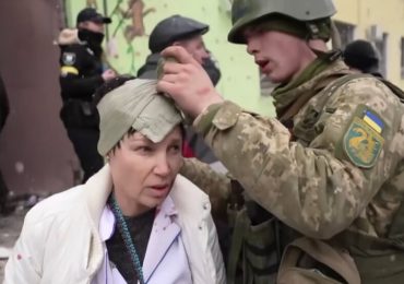 Crisi Ucraina, l'infermiera simbolo di Mariupol è in Italia: "Non potevo lasciare i bambini in ospedale dopo il bombardamento" 1