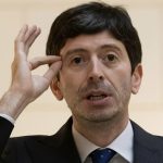Coronavirus, Speranza: "La pandemia non è scomparsa. Insistiamo con terza dose e secondo booster"