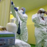 Covid-19 riconosciuto malattia professionale per sanitari e altri lavoratori a rischio infezione: lo ha deciso l'Unione europea