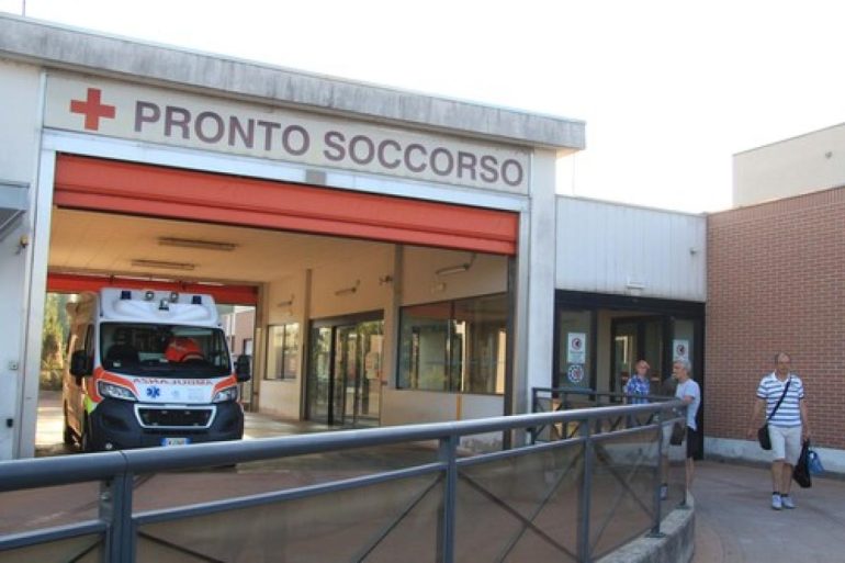 Rovigo: Paziente azzanna il dito dell'infermiere quasi fino a staccarlo 1