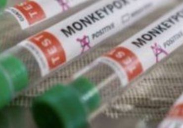 Vaiolo delle scimmie, circolare del ministro: "Vaccinazione da considerare per il personale sanitario"