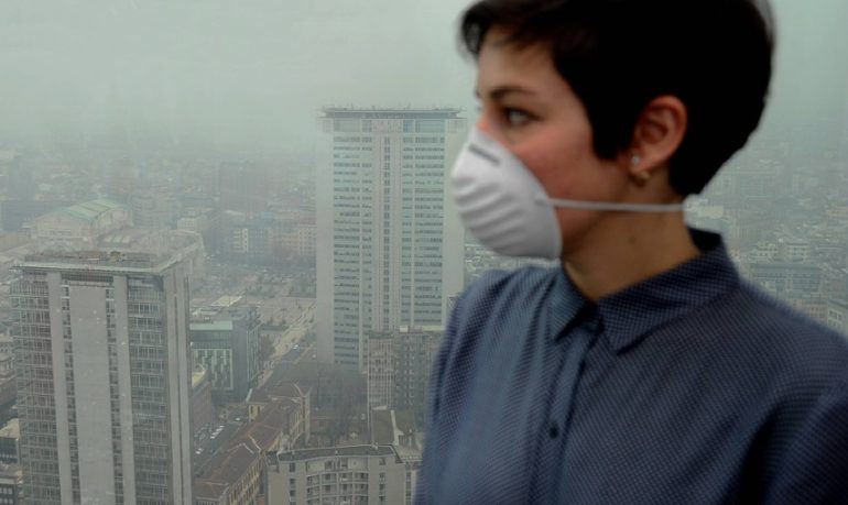 Effetti dello smog sulla psiche, lo studio italiano: "Rischio depressione aumenta del 13%"