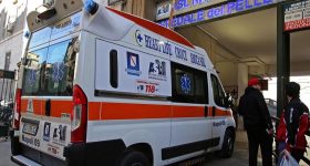Napoli, condizioni di lavoro sempre più pericolose per il personale sanitario: un furto e due aggressioni in poco tempo
