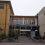 Fossombrone, caos in ospedale: preso a pugni autista di ambulanza