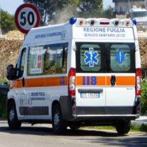 Lecce, l'ambulanza va via e un 90enne muore: scatta la denuncia per omissione di soccorso