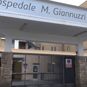 Medico morto all'ospedale di Manduria (Taranto), Anaao Assomed: "Parole vergognose dal direttore generale"