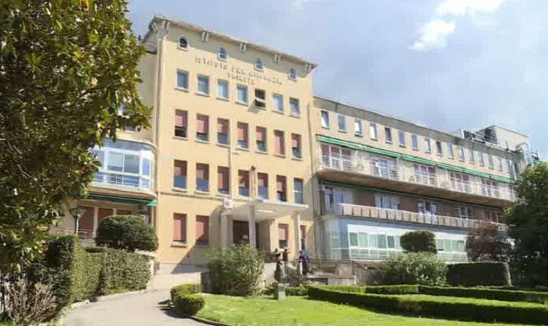 Trieste, bimba dimessa dopo l'applicazione di un sondino gastrico. Madre accusava l'ospedale di averle perforato un polmone