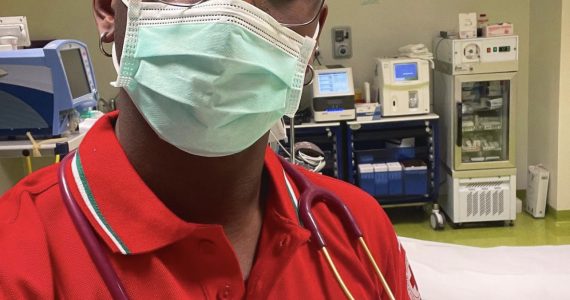 Medico aggredito Lignano “Non toccarmi, sei nero, mi attacchi le malattie” 