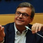 Calenda: "Reddito di cittadinanza elargito anche con tasse di infermieri sottopagati"