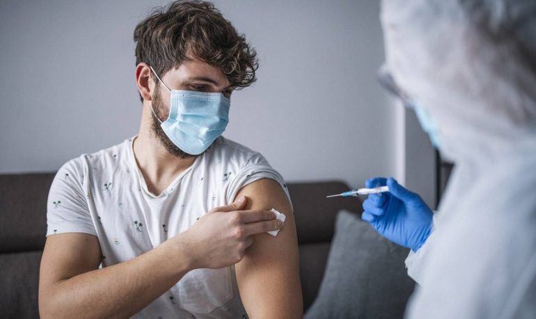 Coronavirus, terza dose di vaccino non incide su fertilità maschile