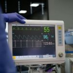 "L'infermiere che non monitora le funzioni vitali del paziente deceduto dopo un intervento risponde di omicidio colposo": la sentenza della Cassazione