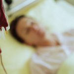 Morì per un'infezione cronica da epatite C causata dalle trasfusioni: marito e figli ottengono risarcimento