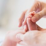 Perugia, bimbo nacque con grave danno cerebrale: condannata ginecologa