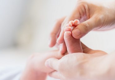 Perugia, bimbo nacque con grave danno cerebrale: condannata ginecologa