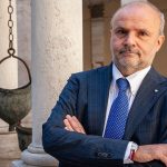 Gestione Covid, Schillaci: "Bisogna tornare a una maggiore libertà". E sull'obbligo di mascherina negli ospedali: "Lavoriamo alla scadenza del 31 ottobre"