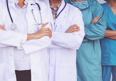 I sindacati medici contestano il nuovo Contratto degli infermieri: "Non possono gestire processi clinico-assistenziali e diagnostici"