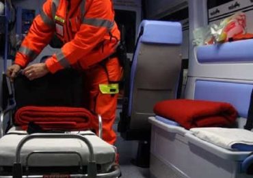 Rimini, FdI contro gli infermieri al posto dei medici sui mezzi di soccorso: "Sconvolgente"