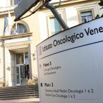 Padova, dottoressa ferita con un coltello da anziano paziente