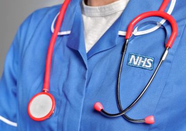 Regno Unito, infermieri del Royal College of Nursing pronti allo sciopero nazionale: chiedono un adeguamento salariale