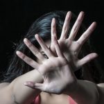Violenza sulle donne: i 5 segnali da non sottovalutare in una relazione amorosa