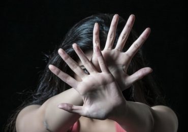 Violenza sulle donne: i 5 segnali da non sottovalutare in una relazione amorosa