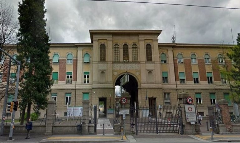 Bologna, eseguito al Sant'Orsola il primo trapianto di cornea sintetica in Italia: donna torna a vedere dopo 5 anni