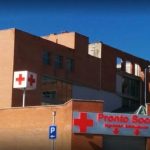 Jesi (Ancona), si stanca di aspettare e dà di matto: paziente in codice verde prende a schiaffi infermiere e danneggia Triage