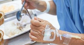 Malnutrizione in oncologia: da Fnopi e Aiom un position paper sul ruolo dell'infermiere