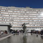 Roma, attesa troppo lunga in Pronto soccorso: donna colpisce infermiere al volto con un plico