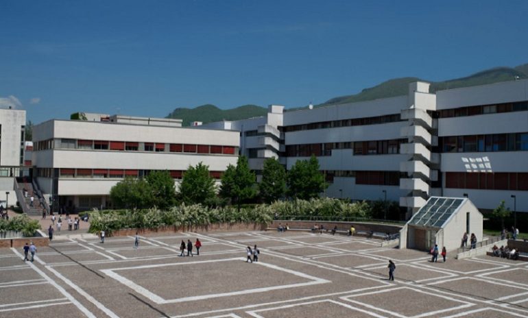 Esami truccati e false lauree in Medicina all'Università di Salerno: chiesto rinvio a giudizio per 43 persone
