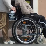 Indennità di accompagnamento: come richiederla e come fare ricorso in caso di diniego