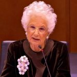 Insulti social a Liliana Segre: due medici e un'infermiera tra i 20 denunciati