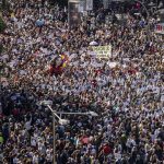 Madrid, la carica dei 250mila: grande manifestazione contro i tagli alla sanità pubblica