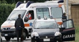 Napoli, dirotta ambulanza e minaccia l'equipaggio: denunciato 25enne