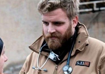 Ucraina, morto l'infermiere eroe Pete Reed: ha salvato migliaia di vite nelle zone di guerra