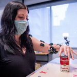 Usa, recuperano uso di mani e braccia paralizzate dopo ictus grazie a stimolazione elettrica del midollo spinale