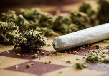 Cannabis, il 22,3% degli studenti delle scuole superiori l'ha fumata