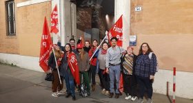 Modena, la rabbia delle oss impiegate nel servizio di assistenza domiciliare: "Stipendi insufficienti e orari impossibili". Sarà sciopero