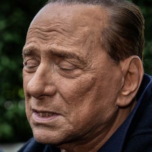 Leucemia mielomonocitica: alla scoperta della malattia che ha colpito Berlusconi