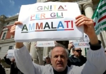 Napoli, Cardarelli nel caos: medici e infermieri minacciano sciopero