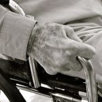 Anziano morto dopo una caduta: indagati infermiera e quattro oss di una Rsa salentina