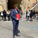 Il dott. Marian presenta la tesi "L’intubazione in microgravità: analisi critica e prospettive infermieristiche"