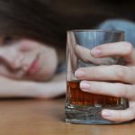 Adolescenti e alcol: danni al cervello dietro l'angolo
